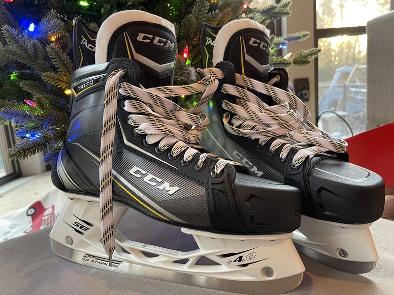 Senior CCM Regular Width Size 11 Tacks 9070 Hockey Skates