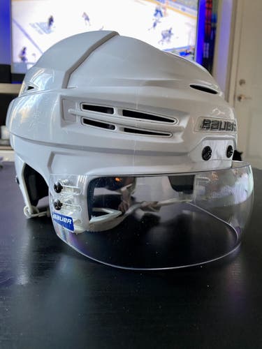 Used Large Bauer Pro Stock Re-Akt 100 Helmet