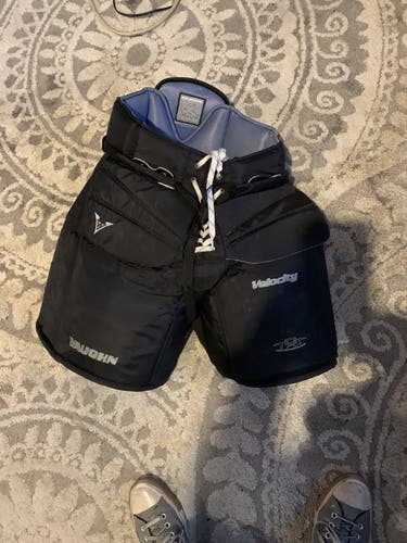 Black Senior Medium Vaughn  V6 Hockey Goalie Pants
