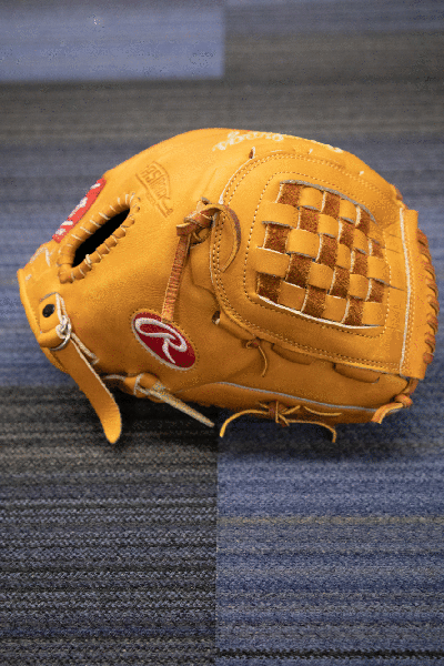 Tan Adult New Rawlings Right Hand Throw Pitcher's Heart of the Hide Baseball Glove 12"