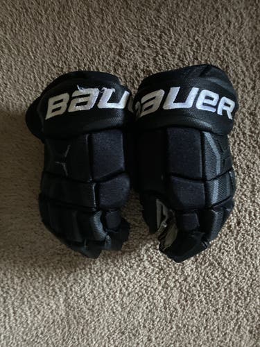 Black Junior Bauer 11"  Supreme 170 Gloves