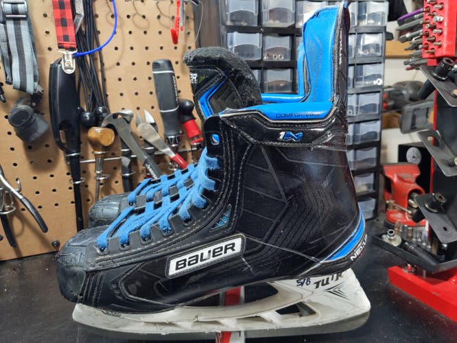 Senior Used Bauer Nexus 1N Hockey Skates Regular Width Size 8.5