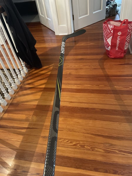 New Right Handed Vapor 2x Hockey Stick