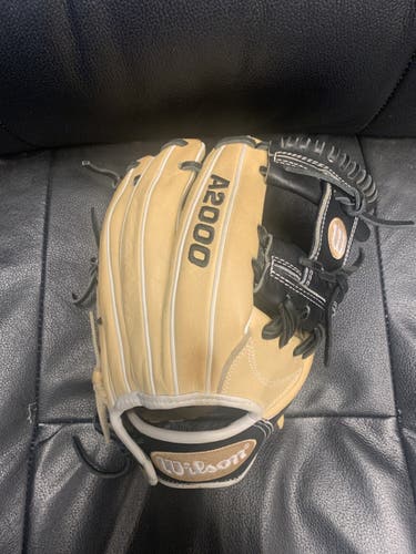 Used Infield 11.75" A2000 Baseball Glove
