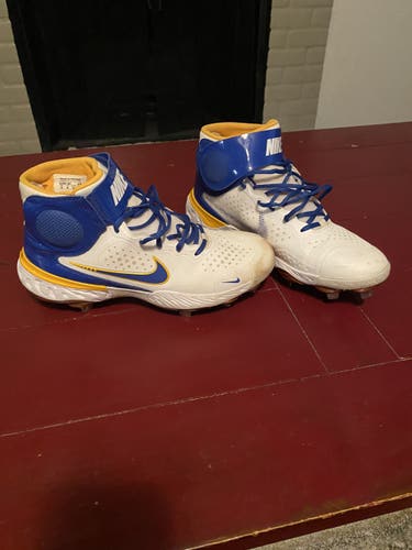 White Used Size Men's 10.5 (W 11.5) Nike Huarache