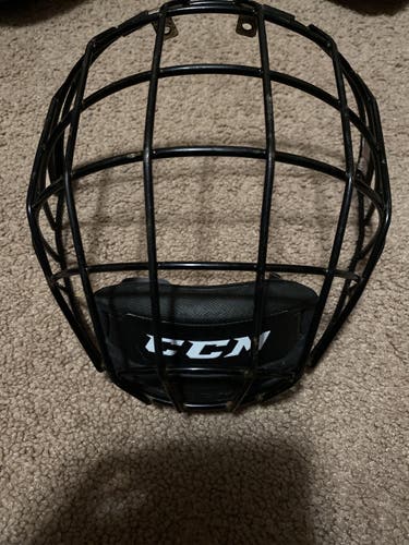 Senior Medium CCM Full Cage FM580
