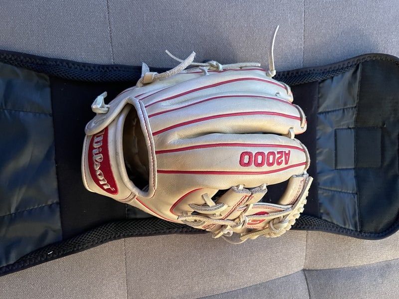 Yellow Adult Right Hand Throw 11.5" A2000 Baseball Glove