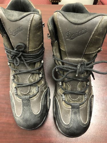Danner men’s size 10 US hiking boots Goretex