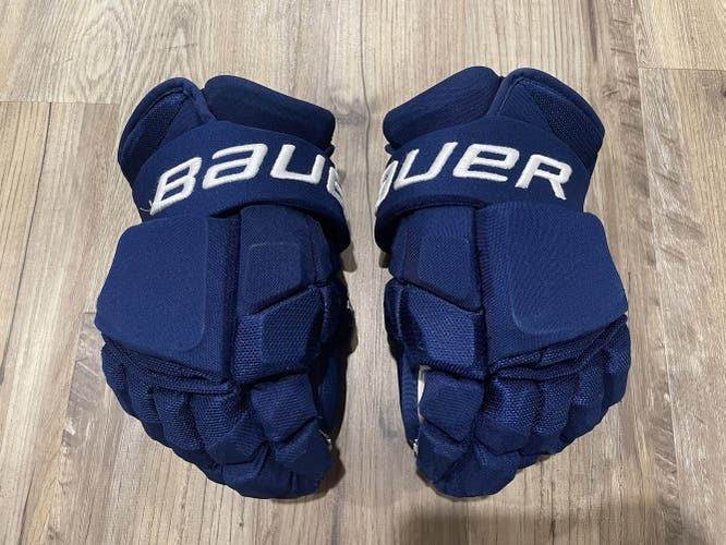 Bauer 2S pro stock hockey gloves Vancouver Canucks 13