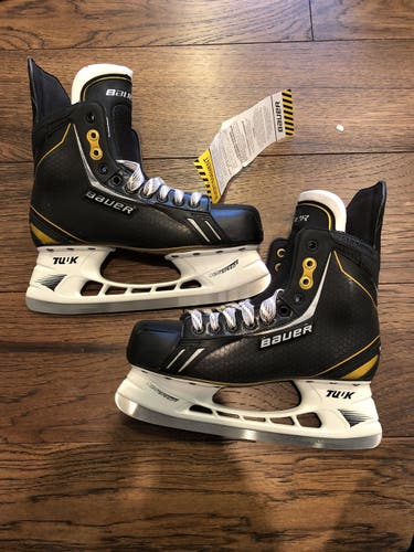 Senior New Bauer Supreme matrix Hockey Skates Regular Width Size 10