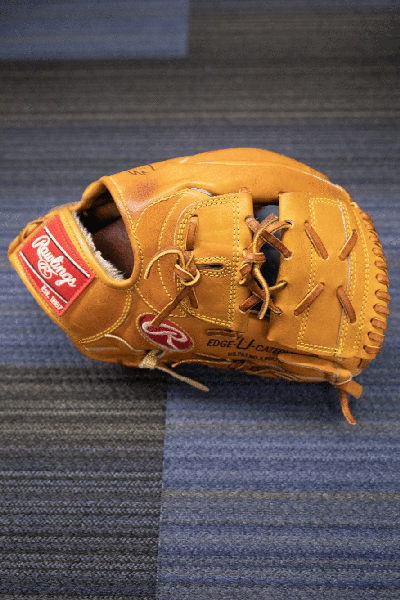 Tan Used Adult Rawlings Right Hand Throw Pitcher's Heart of the Hide Baseball Glove 12"