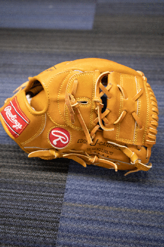 Tan Used Adult Rawlings Right Hand Throw Pitcher's Heart of the Hide Baseball Glove 12"