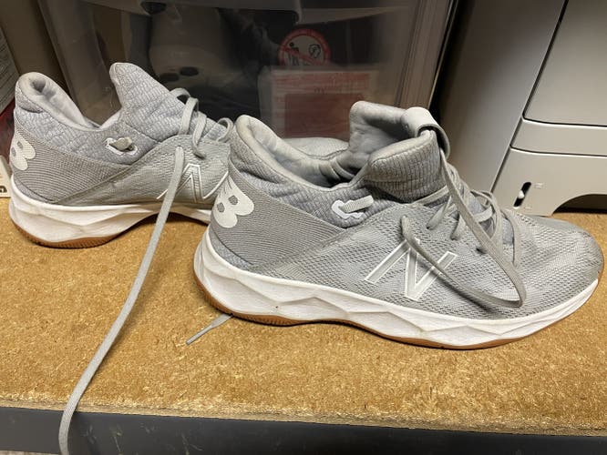Gray Adult Used Men's Size 8.0 (Women's 9.0) Turf Cleats New Balance Low Cut
