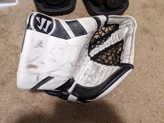 White Intermediate Used Warrior Regular Ritual G3 Catch Glove