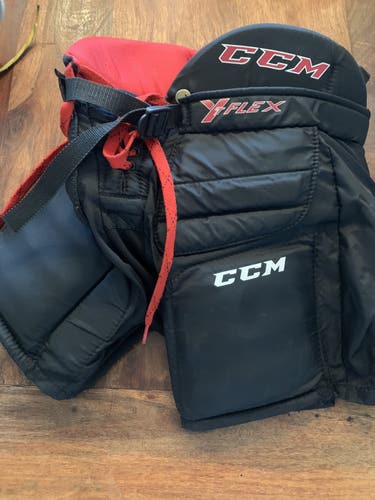Black Youth Small/Med CCM flex Goalie Pants