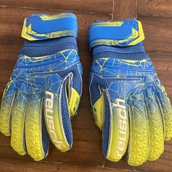 Used Medium/Large Reusch Goalie Gloves size 9