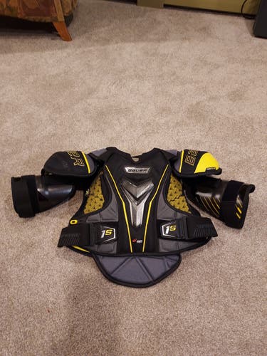 New Senior Medium Bauer Supreme 1S Shoulder Pads