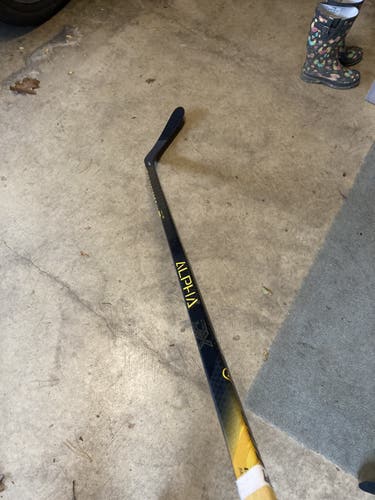 Senior Right Handed Toe Pattern Pro Stock Alpha DX Hockey Stick