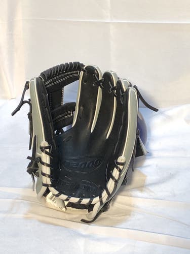 Wilson A2000 BB Glove 11.5” Infield