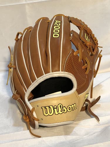 Wilson A2000 1787SC Baseball Glove 11.75”