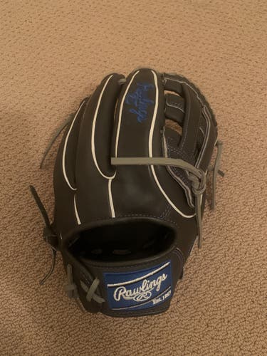 Black High School/College Infield 11.75" Heart of the Hide Baseball Glove