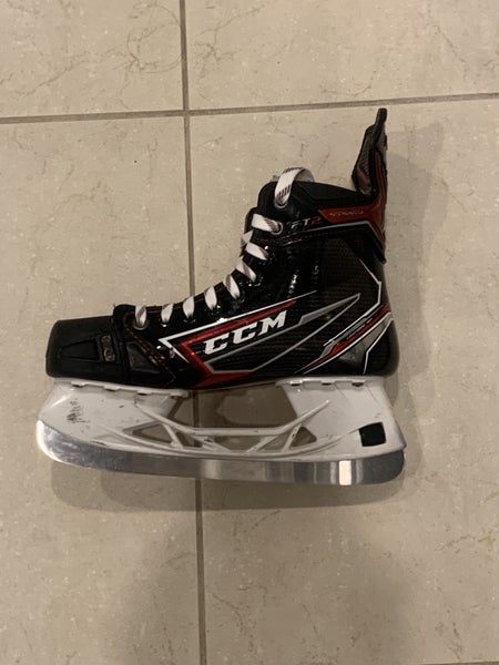 Junior Used CCM JetSpeed FT2 Hockey Skates Regular Width Size 5 Retail Price $699 Step Steel Blades
