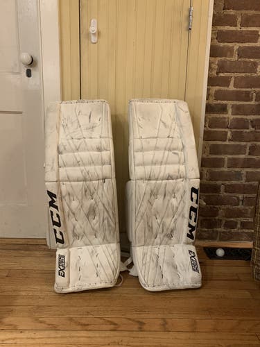 White Senior 34" CCM Extreme Flex lll Goalie Leg Pads