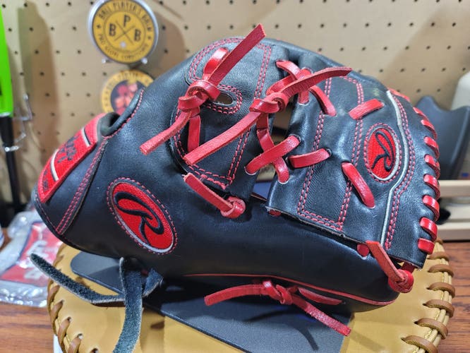 Lightly Used Rawlings HOH Pitchers 11.75"