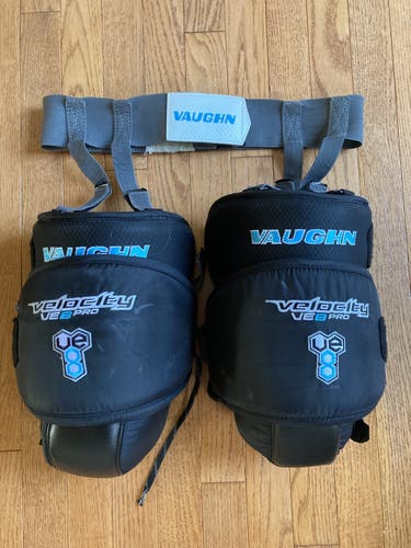Vaughn VE8 Pro goalie knee pads Senior
