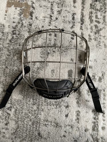 Senior Medium Bauer Full Cage True Vision