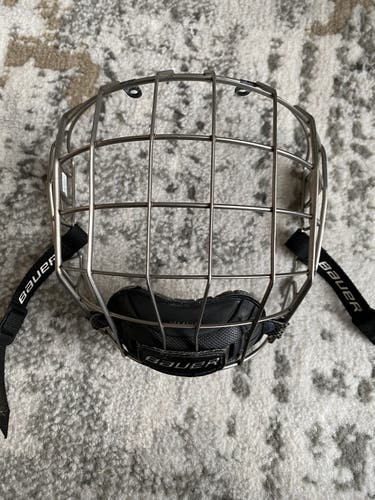 Senior Medium Bauer Full Cage True Vision