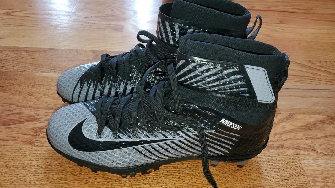 Black Adult New Men's Size 9.5 (Women's 10.5) Molded Cleats Nike Cleats