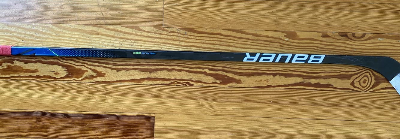 40 flex Junior Bauer Nexus Geo P88 right handed used Hockey Stick