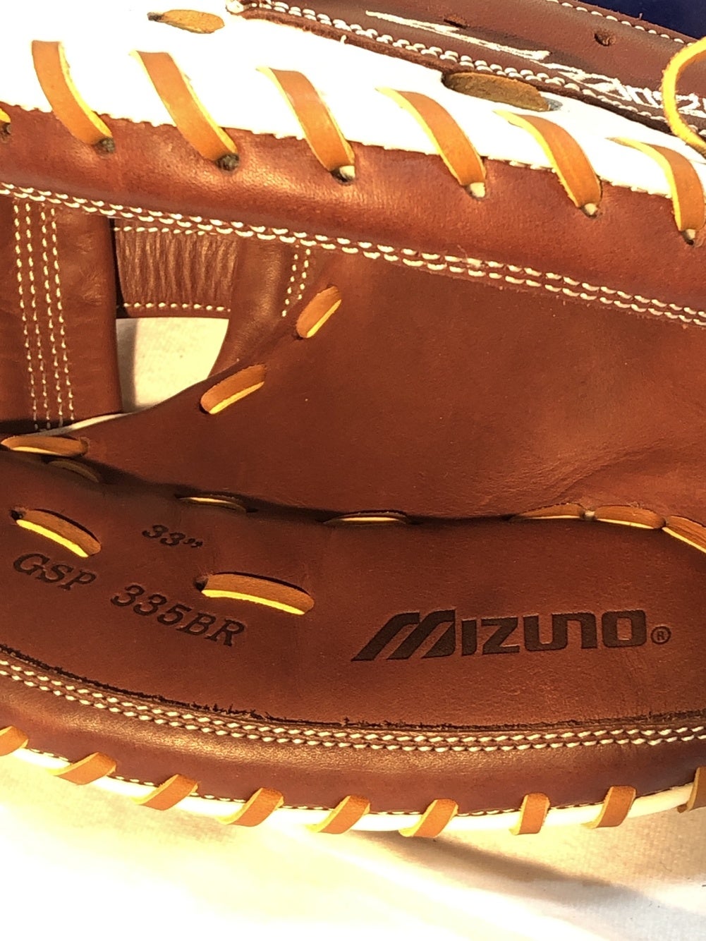 New Mizuno Supreme GSP1253 12.50-Inch Softball Fielder's Mitt LHT