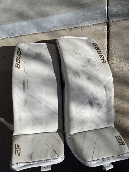 White Used 33" Bauer Supreme 2S Pro Goalie Leg Pads