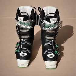 Used Men's Salomon All Mountain X-Pro 120 Ski Boots with warmers and Bag