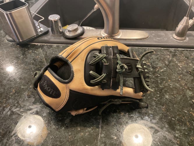 Green High School/College Infield 11.5" A2000 Baseball Glove