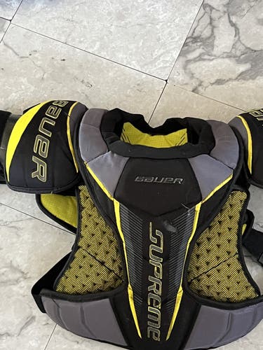 Bauer Supreme Jr 1S shoulder pads 37.5