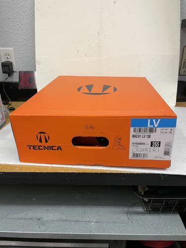 New 2021 Men's Tecnica Mach 1 LV 130 Ski Boots - In the Box