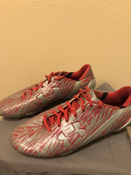 Silver Adult Used Men's Size 10 (Women's 11) Under Armour