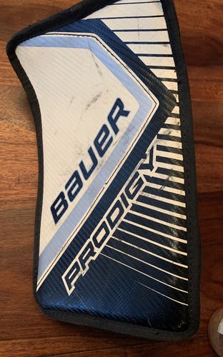 bauer youth prodigy blocker and ccm flex youth glove