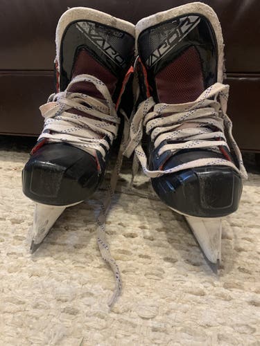 Junior Used Bauer Vapor x2.7 Goalie Skates Regular Width Size 8