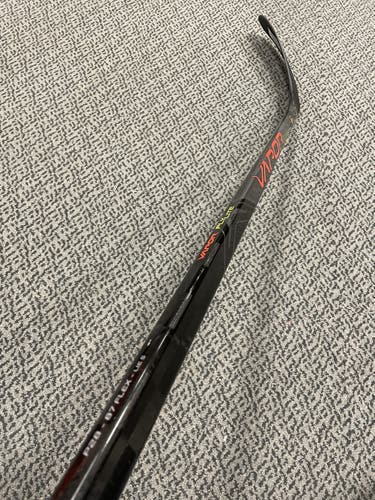Bauer Vapor FlyLite P28 curve 87 flex right hand stick