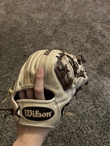 Brown High School/College Infield 11.5" A2000 Baseball Glove