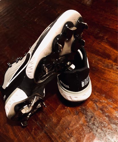 Nike Alpha Huarache Elite 3 Low Metal Baseball Cleat