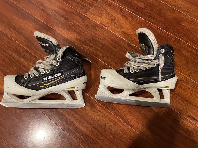 Used Bauer Regular Width  Size 1 Supreme One100 Hockey Goalie Skates