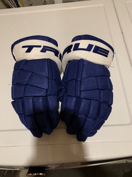 New 13” Tampa Bay Lightning True XC9 Pro Stock Gloves