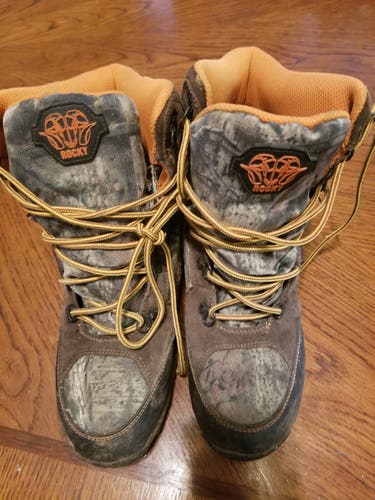 Brown Youth Used Unisex Size 5.0 (Women's 6.0) Rocky Mountain Boots