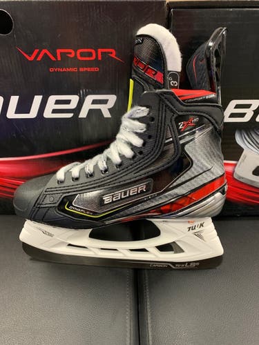 Hockey Skates Junior New Bauer Vapor 2X Pro Regular Width Size 4