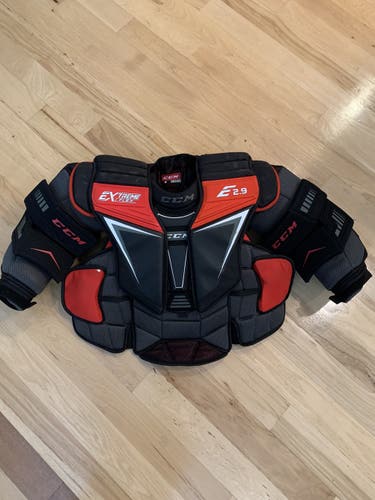Goalie Chest Protector Intermediate Used Small CCM Extreme Flex Shield E2.9